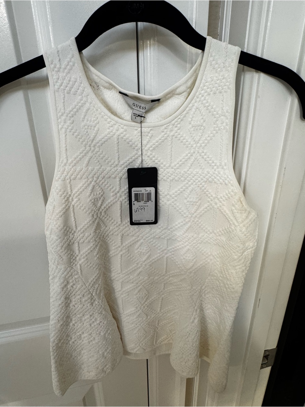 GUESS Cream Textured Sleeveless Peplum Tank